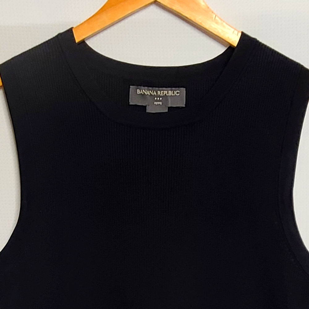 Banana Republic Woman's Silk Blend Petite Black Sweater Vest
